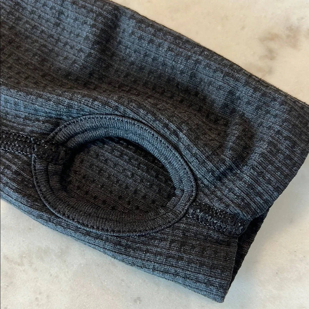 Black Gymshark Long Sleeve Crop Top - Picture 7 of 9